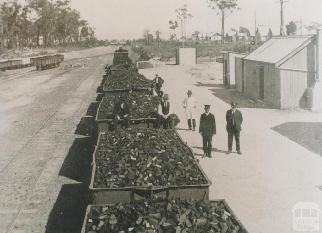 Briquettes on train, 1925 Briquettes on train, 1925